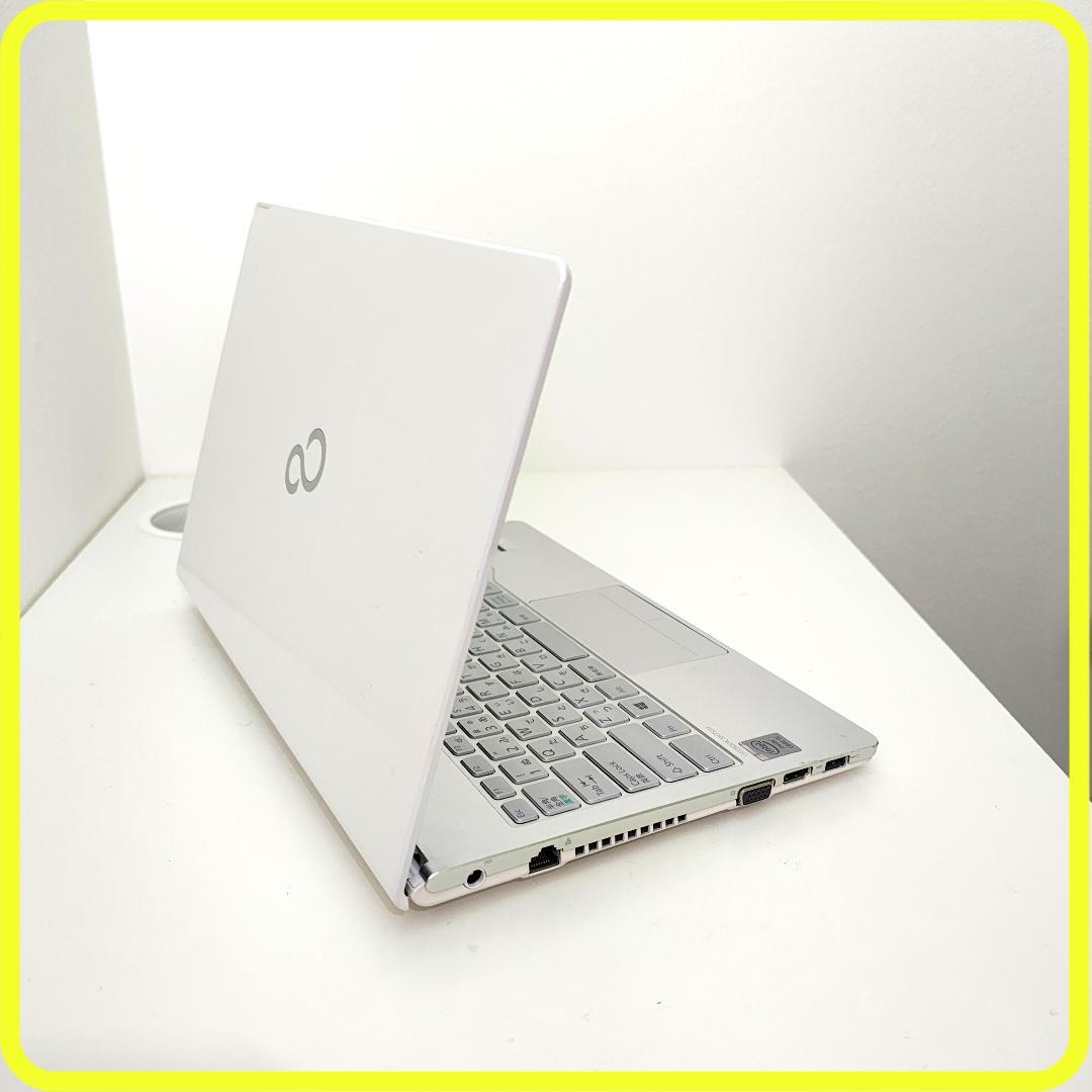 白　新品SSD256GB　薄型軽量⭐️windows11　ノートパソコン　787