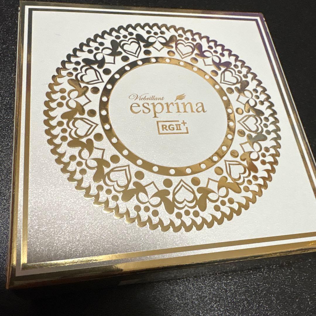 エスプリーナ　クッションファンデーション　本体、リフィル3個のセット