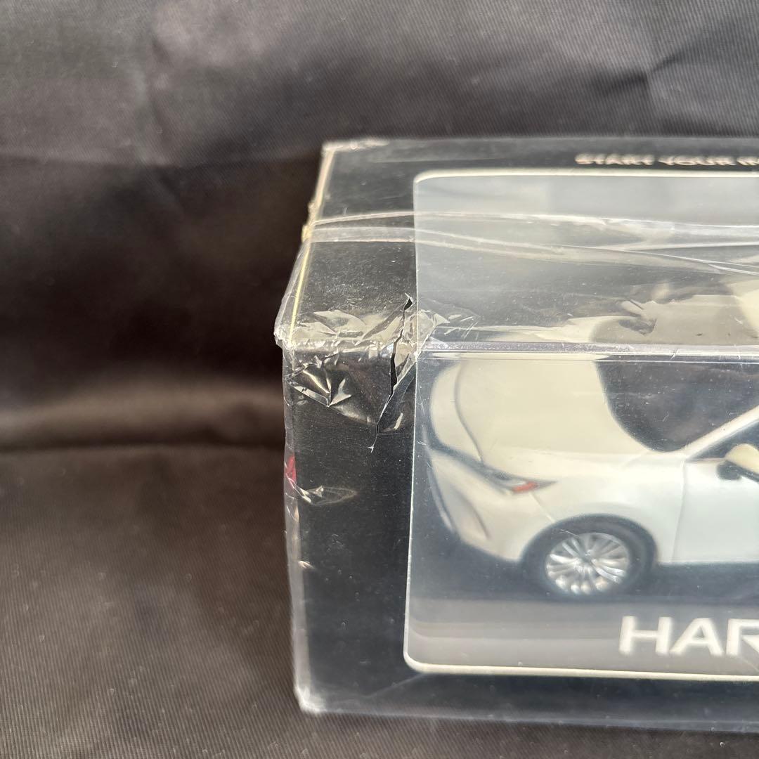 トヨタ HARRIER ミニカー ホワイト