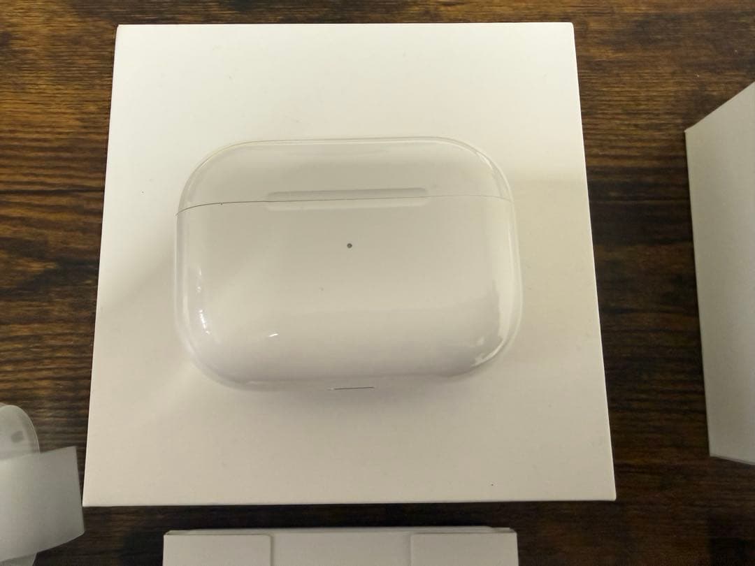 AirPods Pro 本体 充電ケース付き 第二世代 ライトニング