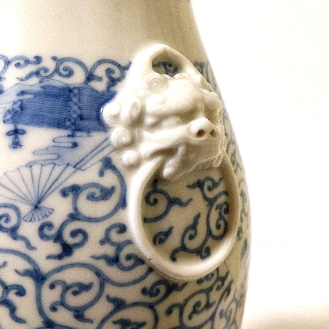 骨董 大型37cm 染付唐草窓絵鳥山水図壷 白磁獅子彫 花瓶