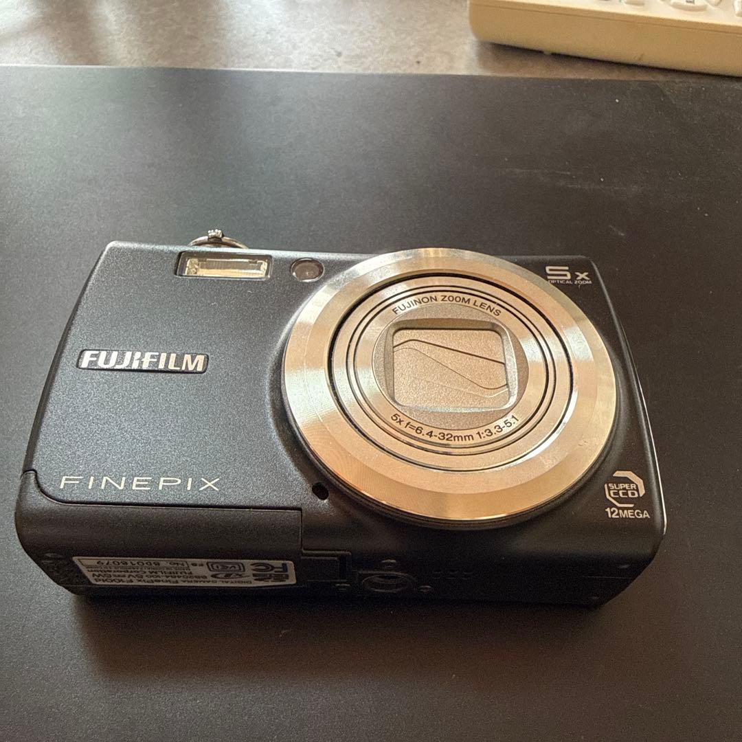 Fujifilm FinePix F100fd コンパクトデジタルカメラ