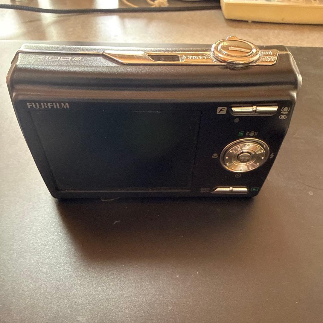 Fujifilm FinePix F100fd コンパクトデジタルカメラ