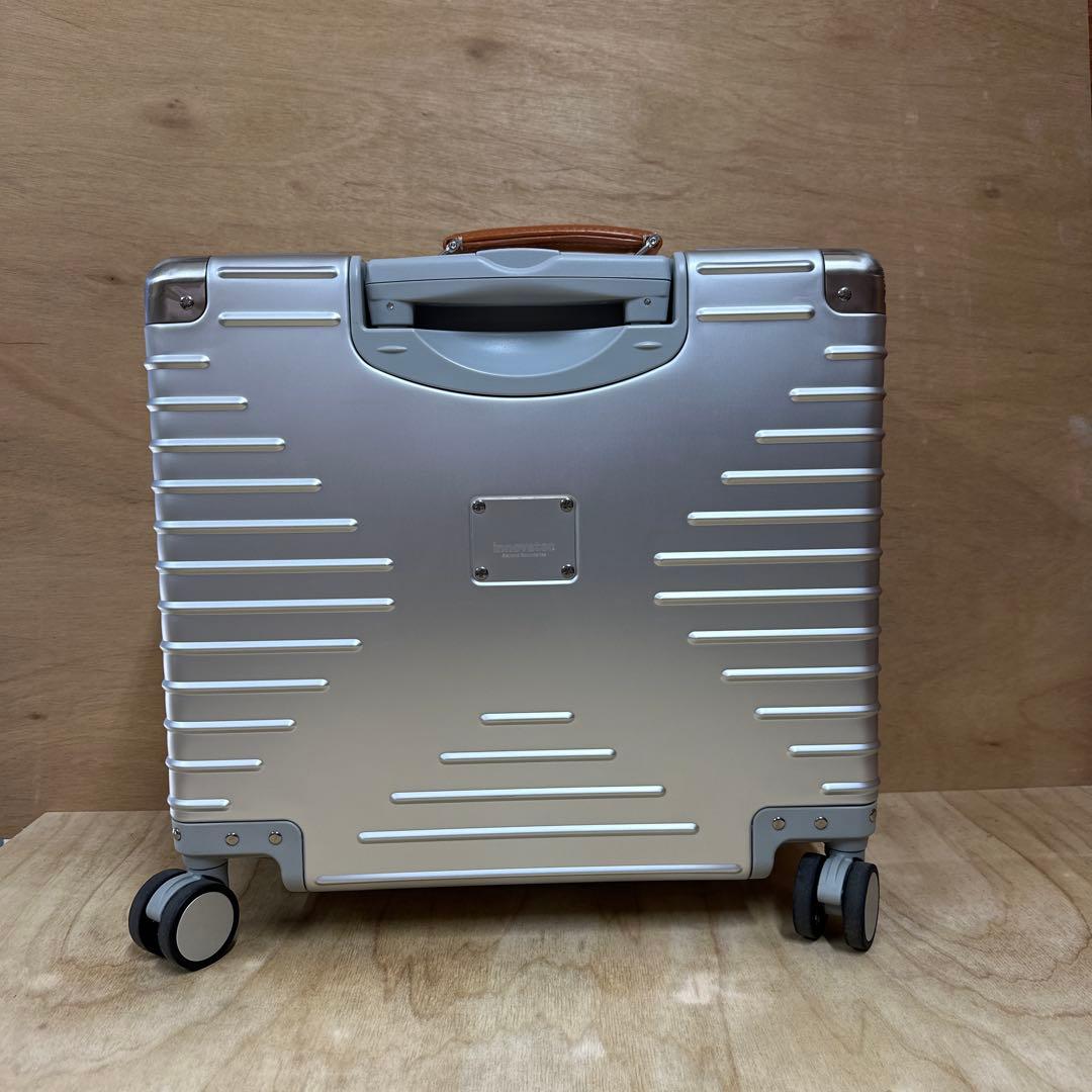 innovator inv1611 ４２Ｌシルバー アルミニウム キャリーケース