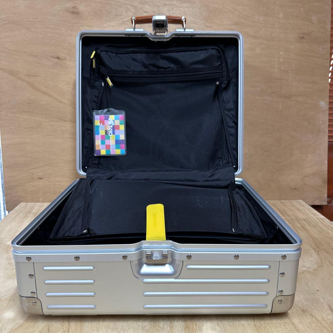 innovator inv1611 ４２Ｌシルバー アルミニウム キャリーケース