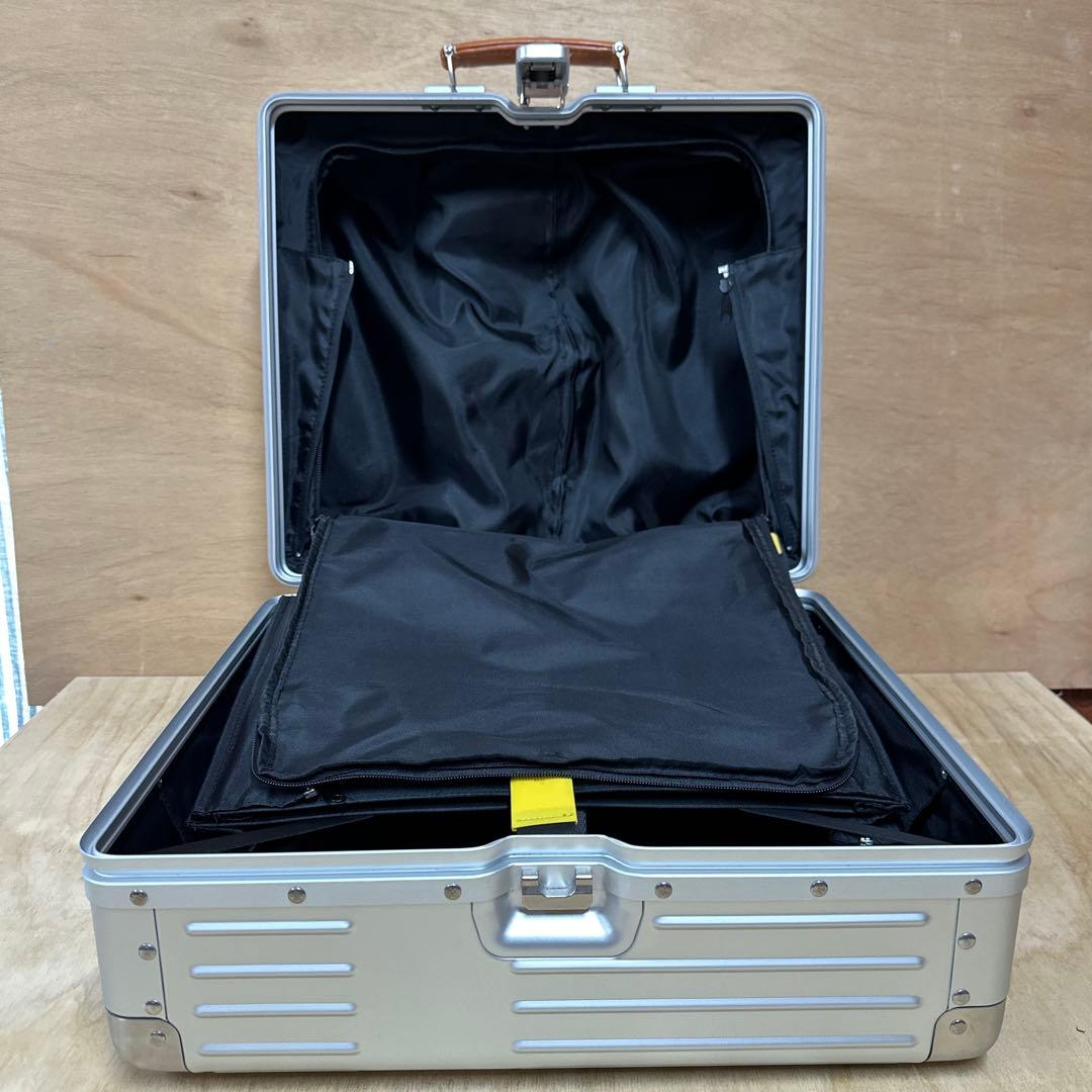 innovator inv1611 ４２Ｌシルバー アルミニウム キャリーケース
