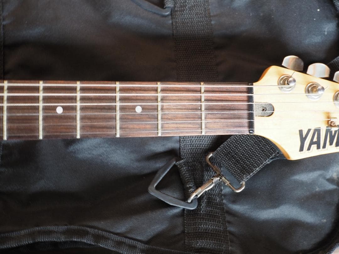 YAMAHA　ヤマハ YGX 121D　 エレキギター　専用袋付き　音は出ました