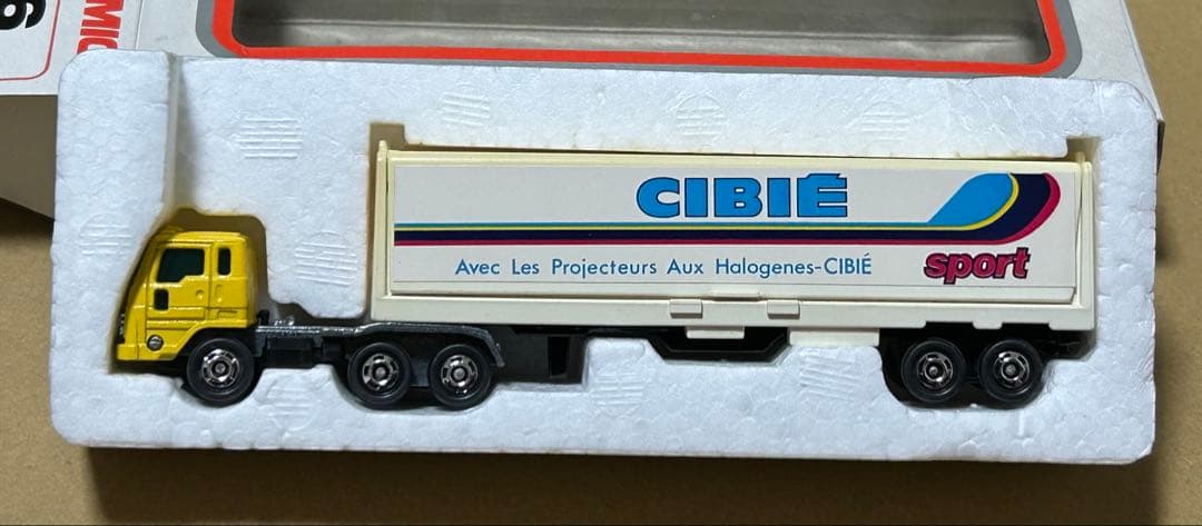 ロングトミカ L16 いすゞ V12 ウイングルーフトレーラー CIBIE