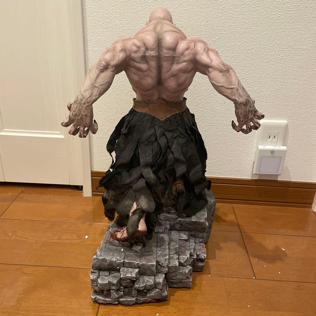 MAN THE KING OF THE NIGHT CAIN スタチュー