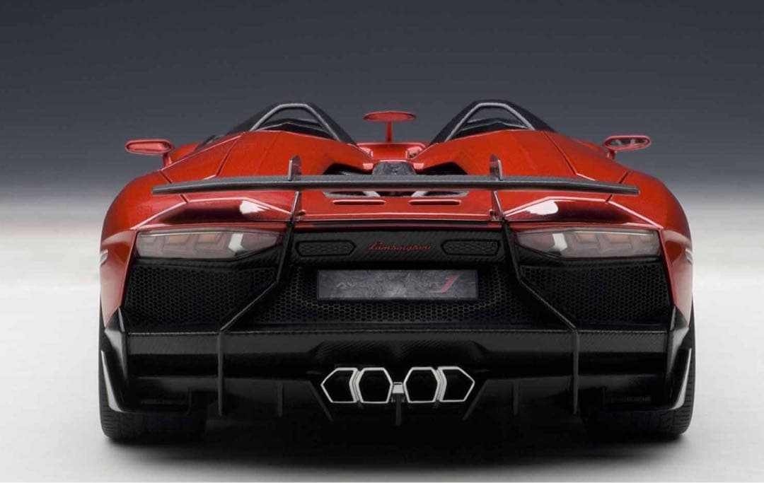 オートアート製1/18 ランボルギーニ アヴェンタドールJ 新品未開封美品