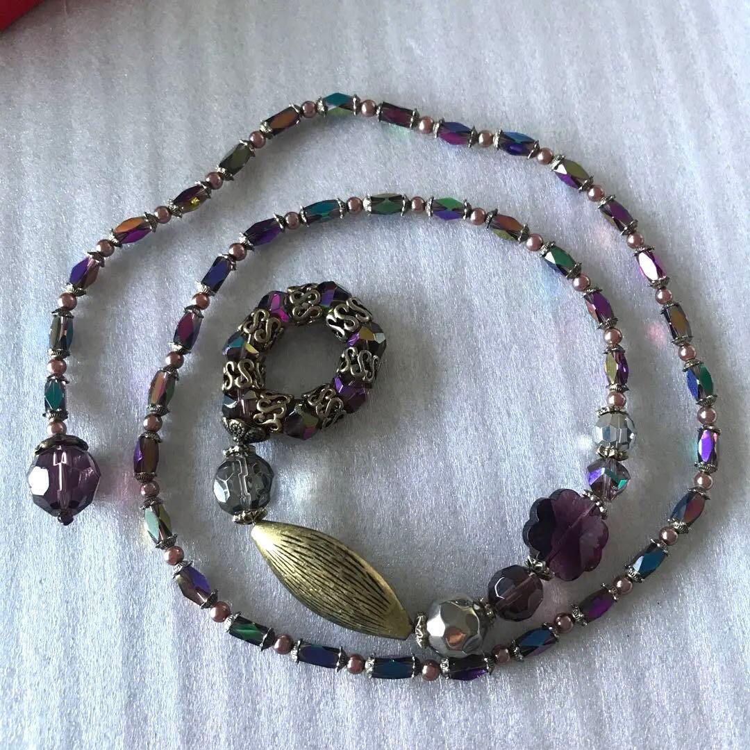 エレガントなビーズネックレス