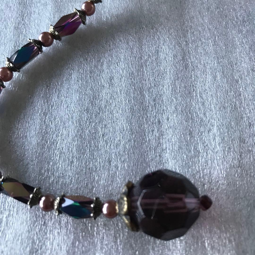 エレガントなビーズネックレス