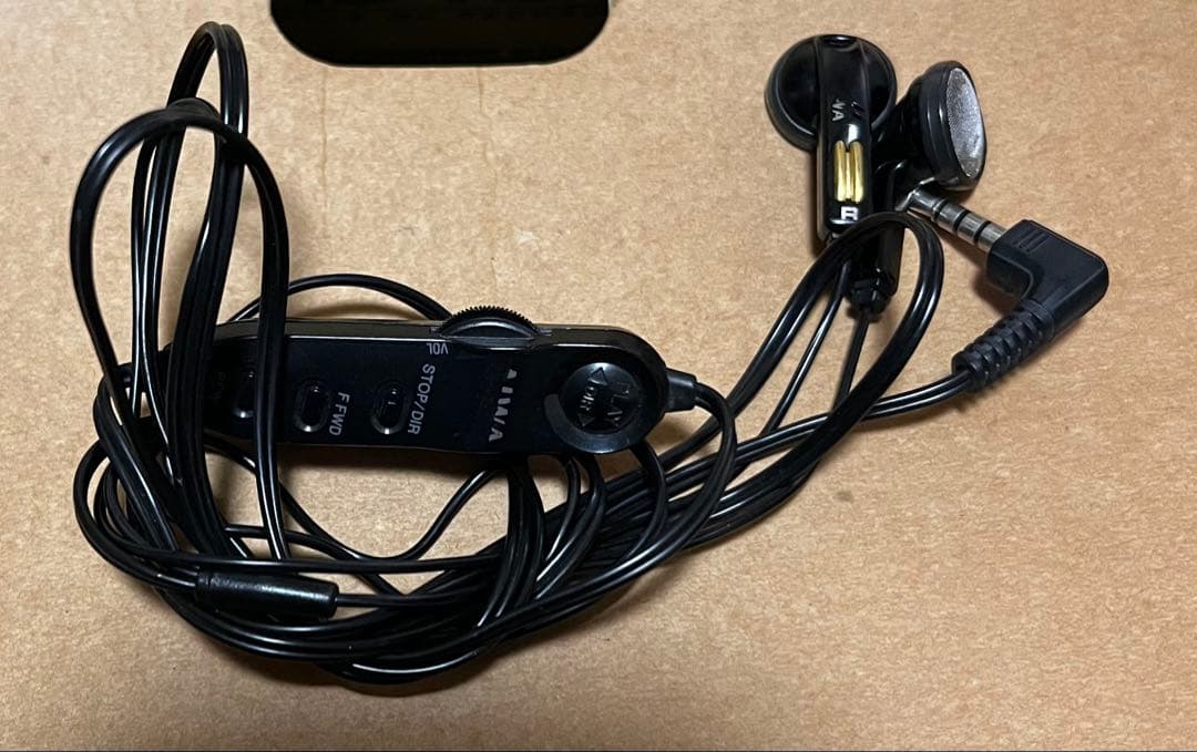 d*7様 aiwa ウォークマン　本体　イヤホン