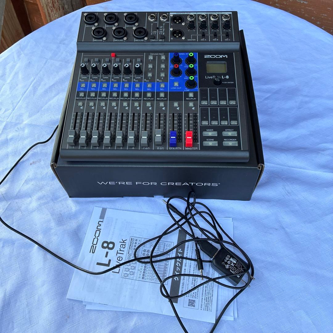 Zoom LiveTrak L-8 デジタルミキサー