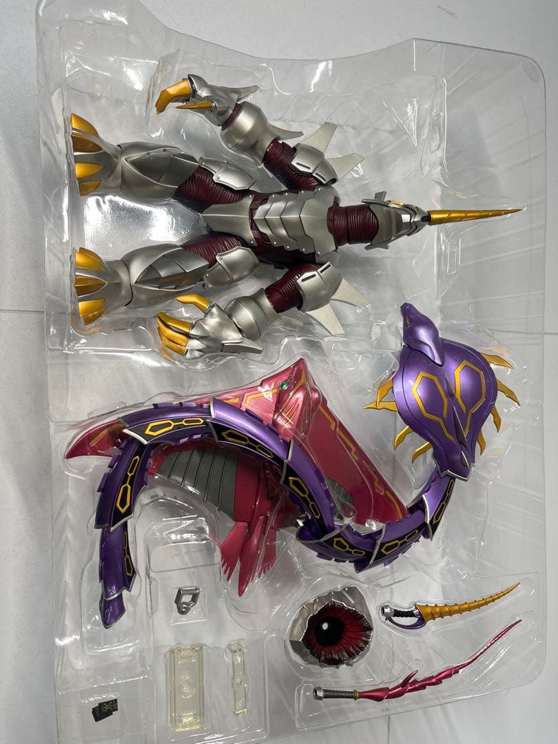 S.H.Figuarts ジェノサイダー 仮面ライダー龍騎