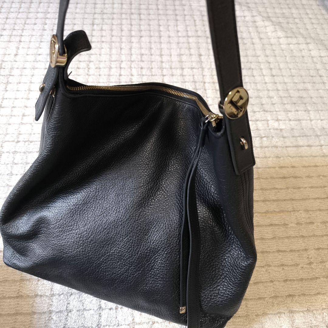 美品！FURLA　フルラ　 黒 レザー ショルダーバッグ