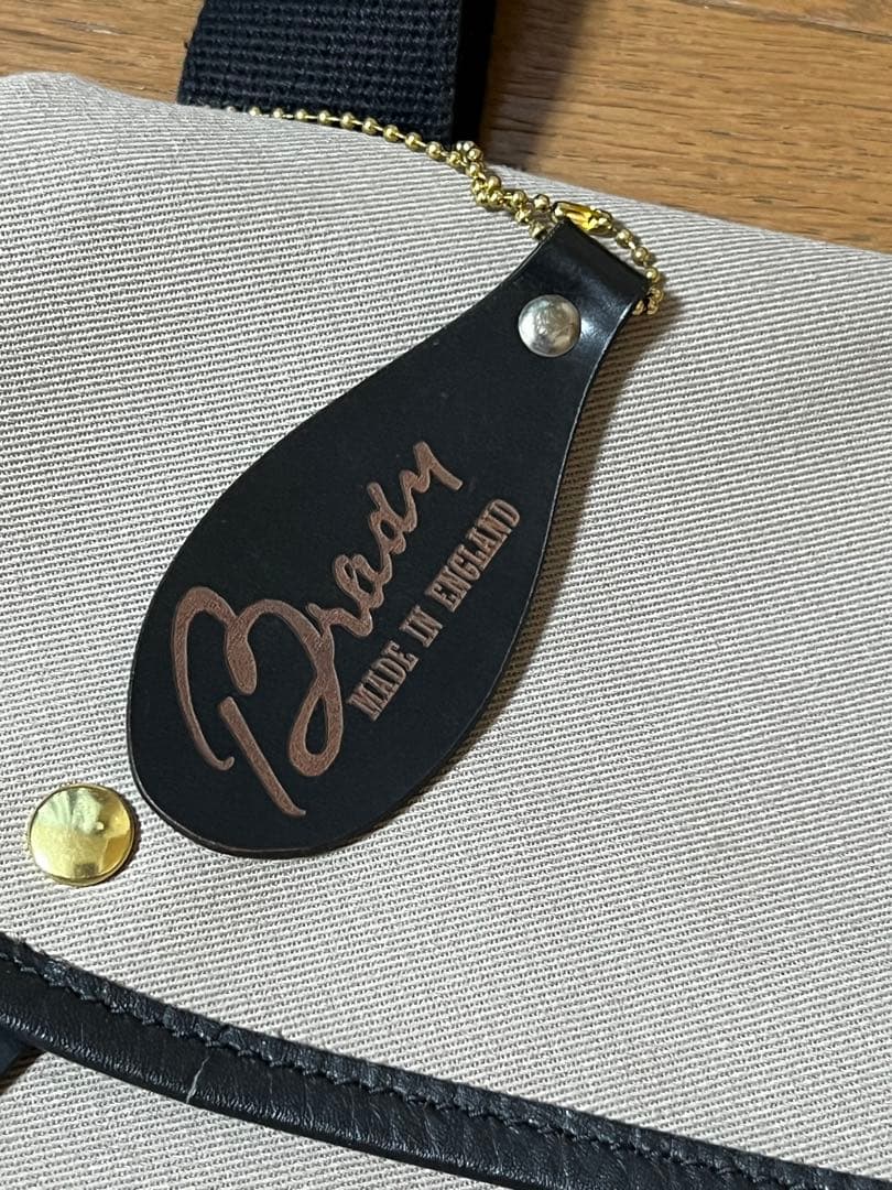 専用 Brady ブレディ AVON エイボン ショルダーバッグ　グレイッシ