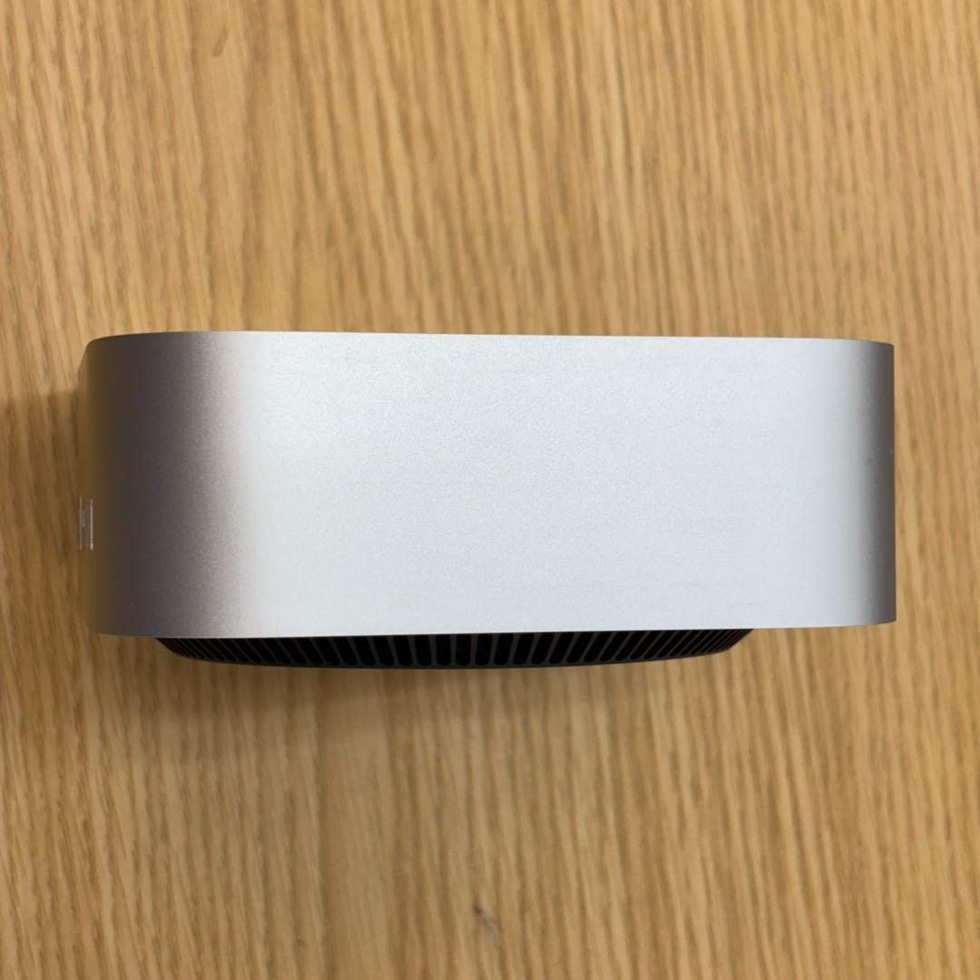 竜*村様 Mac mini m4 256GB 16G 純正キーボード・トラックパ