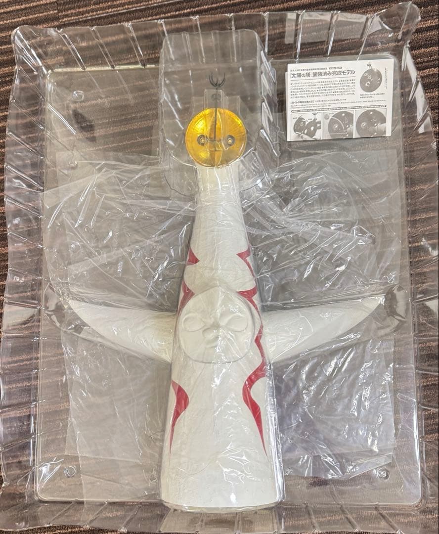 太陽の塔1/144スケール、塗装済完成モデル、岡本太郎、海洋堂フィギュア、箱付き