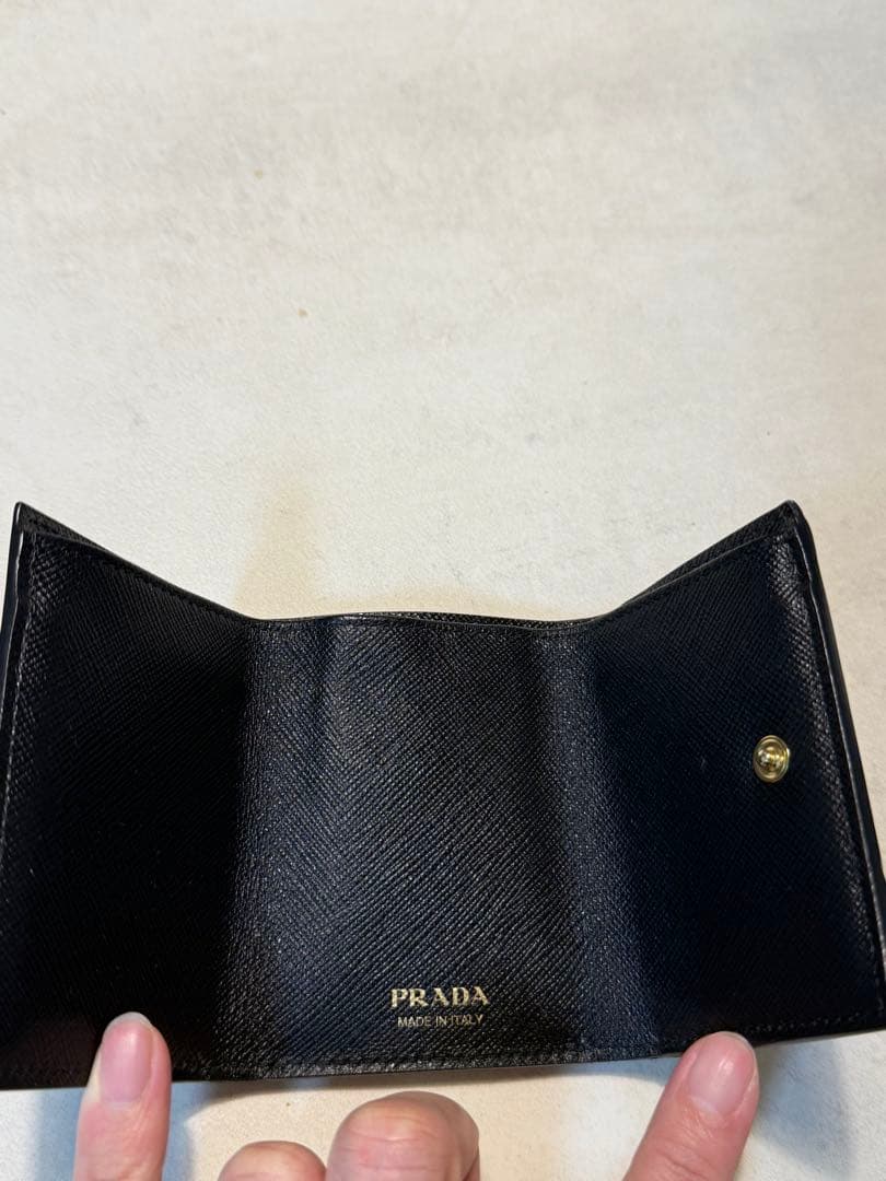 PRADA リップスティックプリント 三つ折り財布