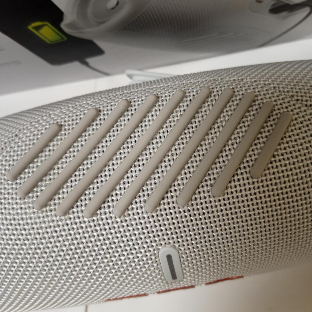 JBL CHARGE5 ホワイト Bluetoothスピーカー