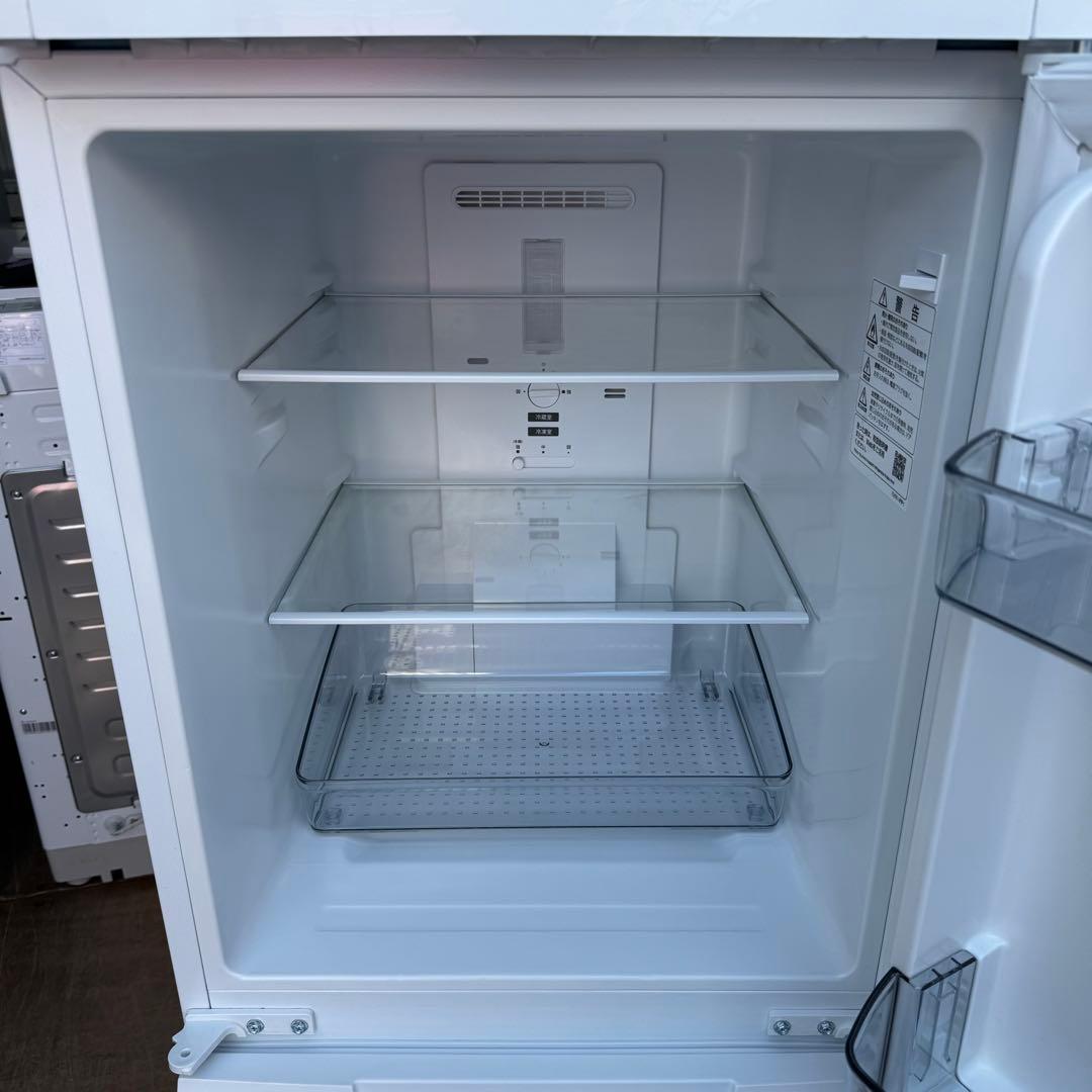 C7332★2023年製美品★シャープ冷蔵庫マットホワイト右.左開き　一人暮らし