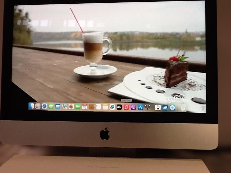 Macデスクトップ Apple iMac (21.5-inch, Late 2015)