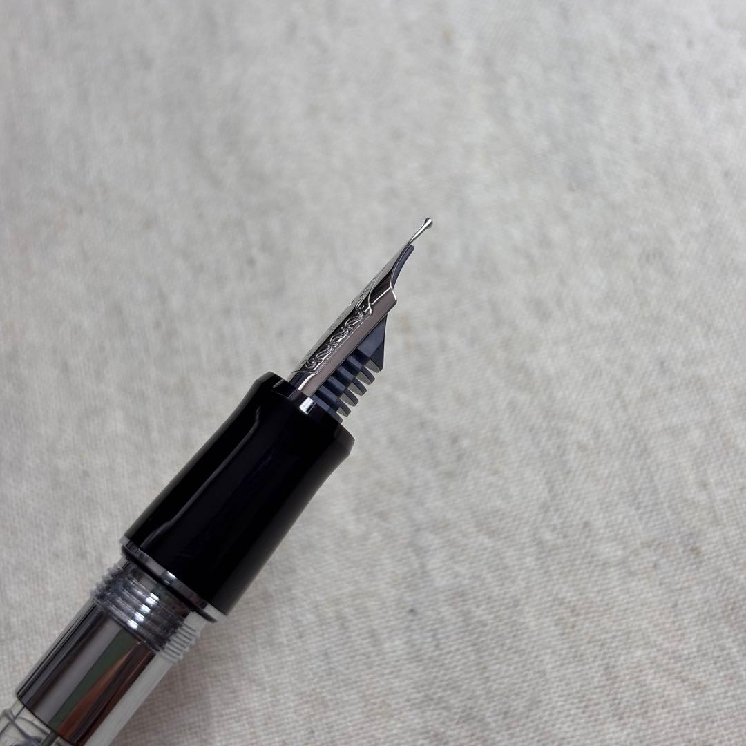 PILOTパイロット　カスタム　ヘリテイジ91　万年筆 ブラック　14K