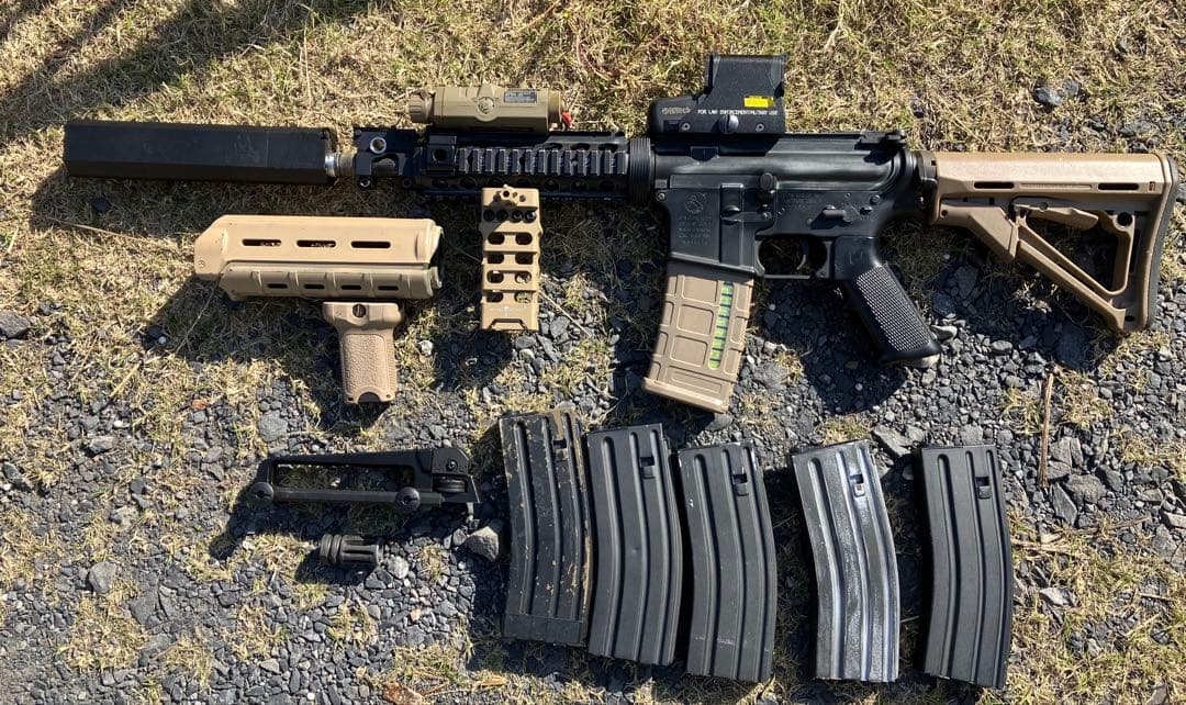 東京マルイ製次世代電動ガン　M4A1 外装カスタム　オマケたくさん中古