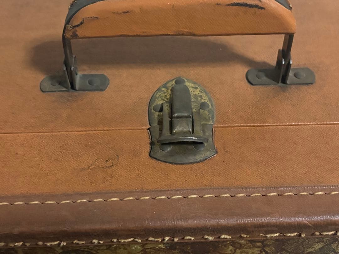 花柄装飾 中型スーツケース