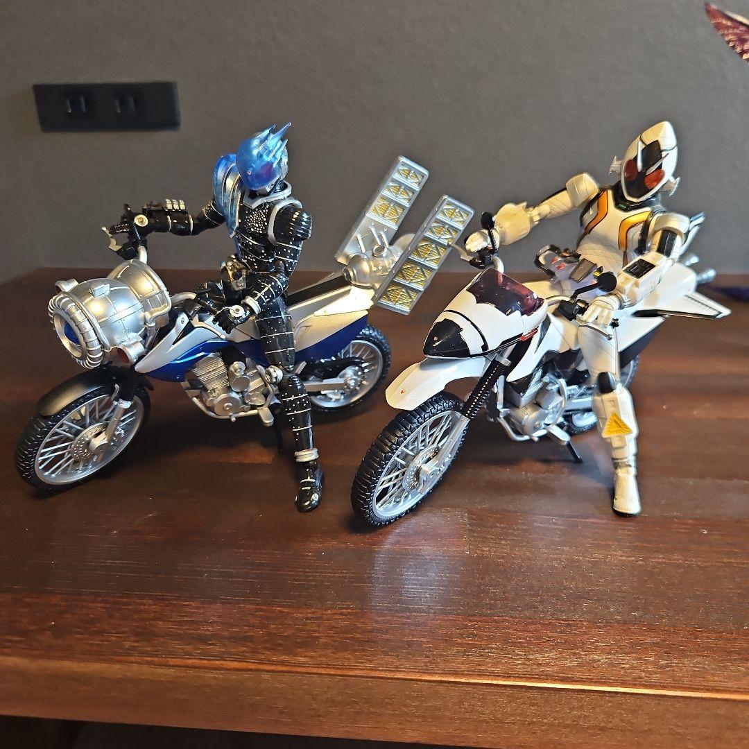 sh フィギュアアーツ 仮面ライダーフォーゼ&メテオ　バイクセット