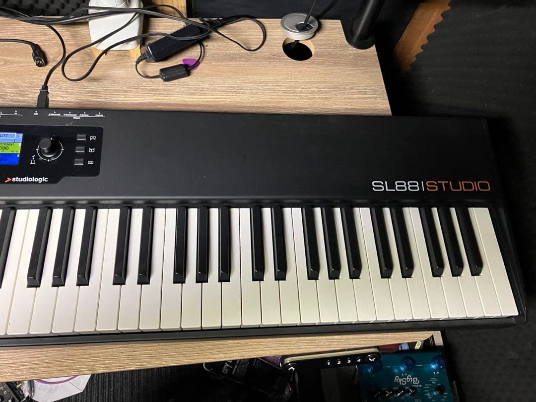 SL88 STUDIO (送料込)- STUDIO LOGIC　ダンパー、電源