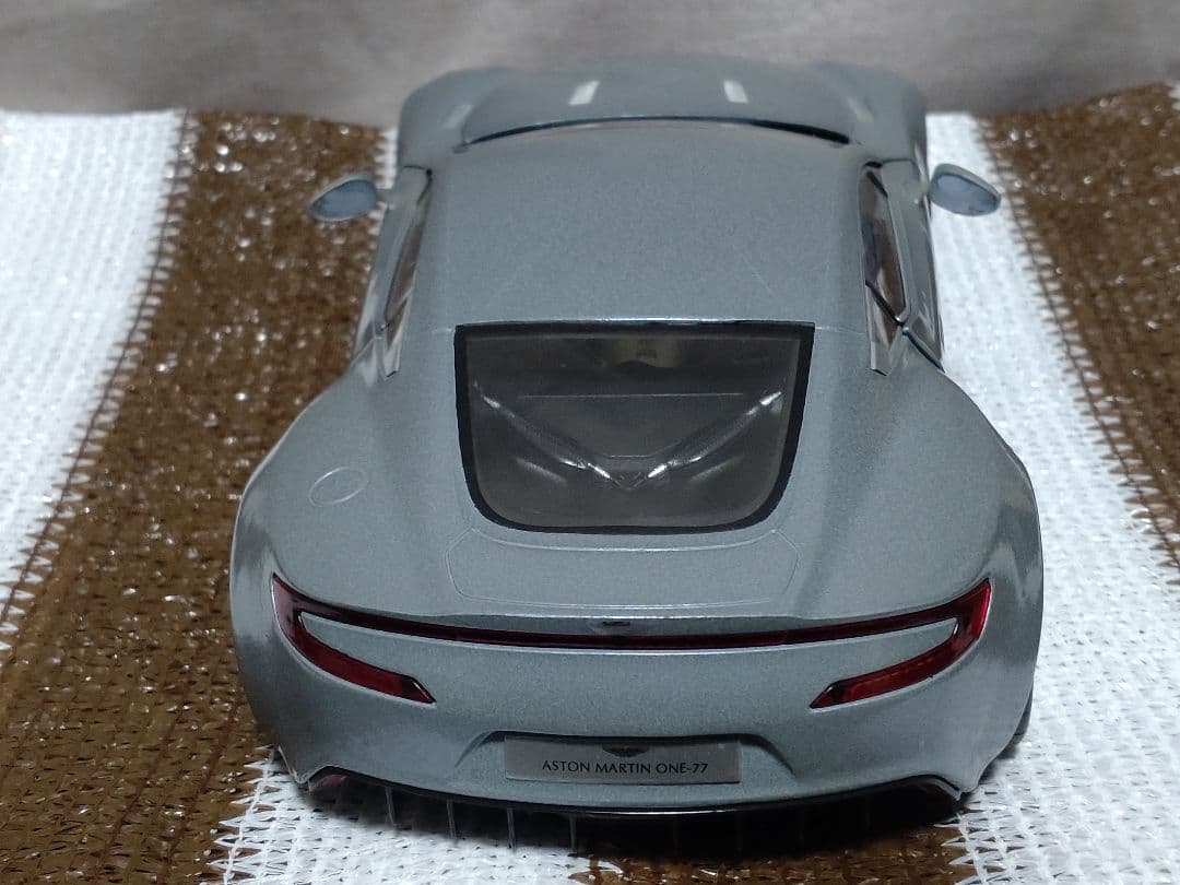 モンドモータース 1/18 アストンマーチン　　　One-77　ミニカー