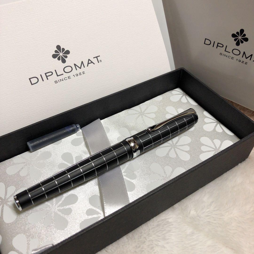 ☆廃番 新品 ディプロマット 万年筆 ローム ギロシェ ラピスブラック ニブF☆