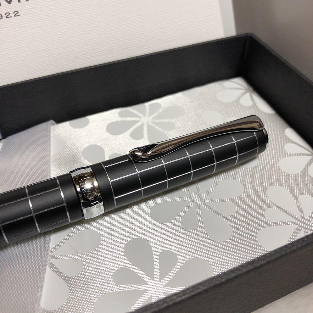 ☆廃番 新品 ディプロマット 万年筆 ローム ギロシェ ラピスブラック ニブF☆