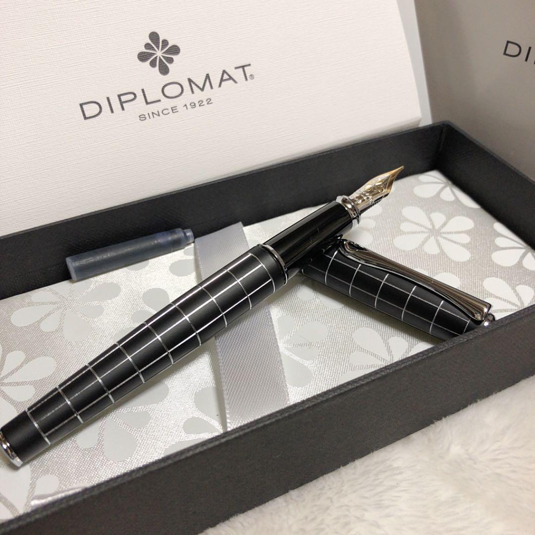 ☆廃番 新品 ディプロマット 万年筆 ローム ギロシェ ラピスブラック ニブF☆