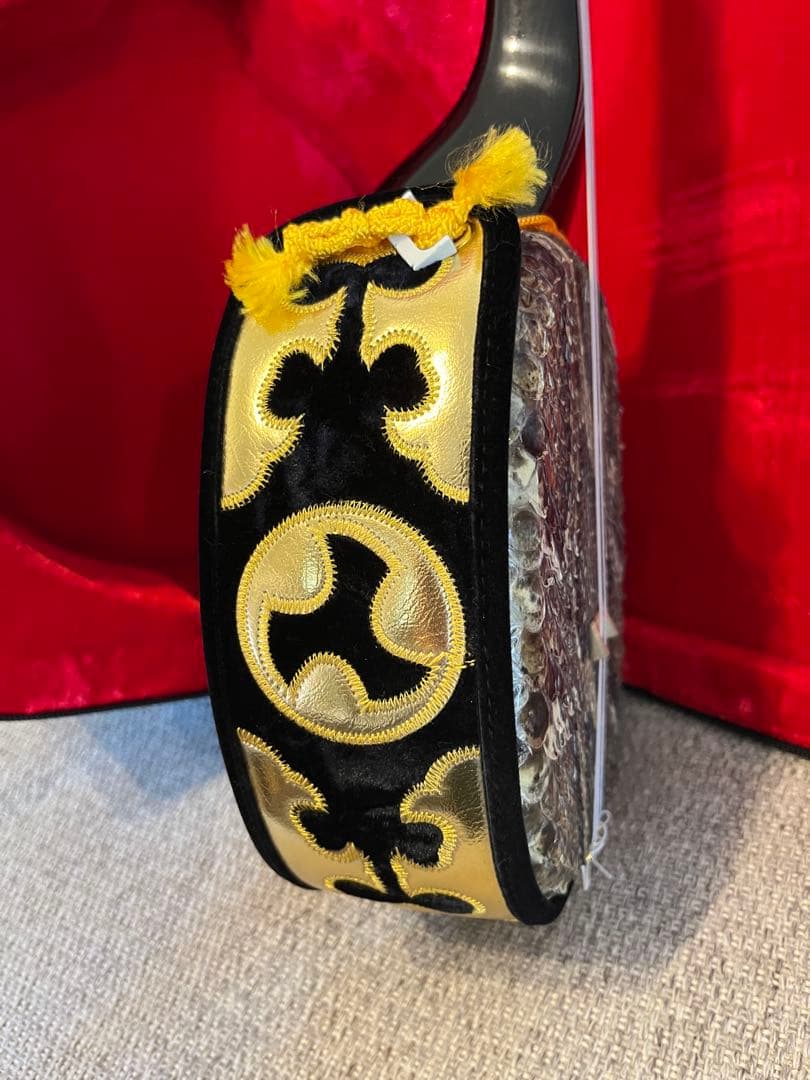 最終　美品　本蛇皮三線、ケース、水牛爪付き