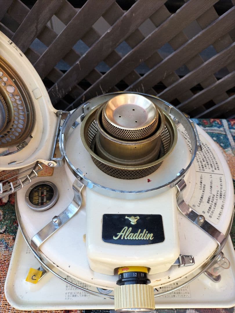 アラジン ストーブ メンテナンス済み。純正品芯交換済。取説付き。ベージュC