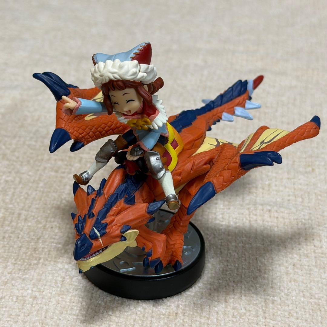 amiibo隻眼のリオレウス&ライダー女の子 モンスターハンター