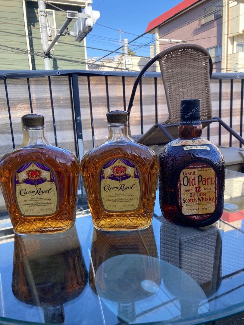 特級オールドパークイーンサイズとクラウンロイヤル2本