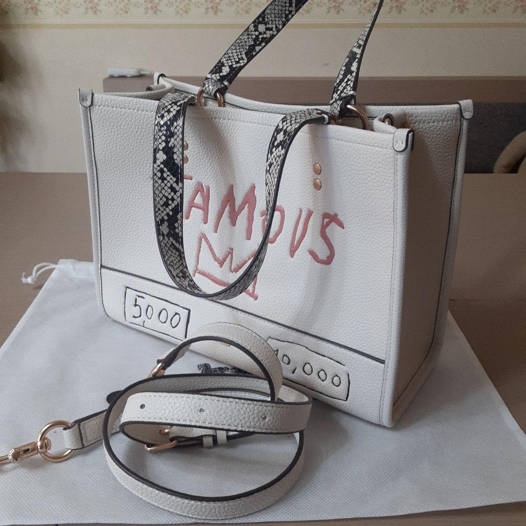COACHFAMOUS ショルダーバッグ ホワイト 中型