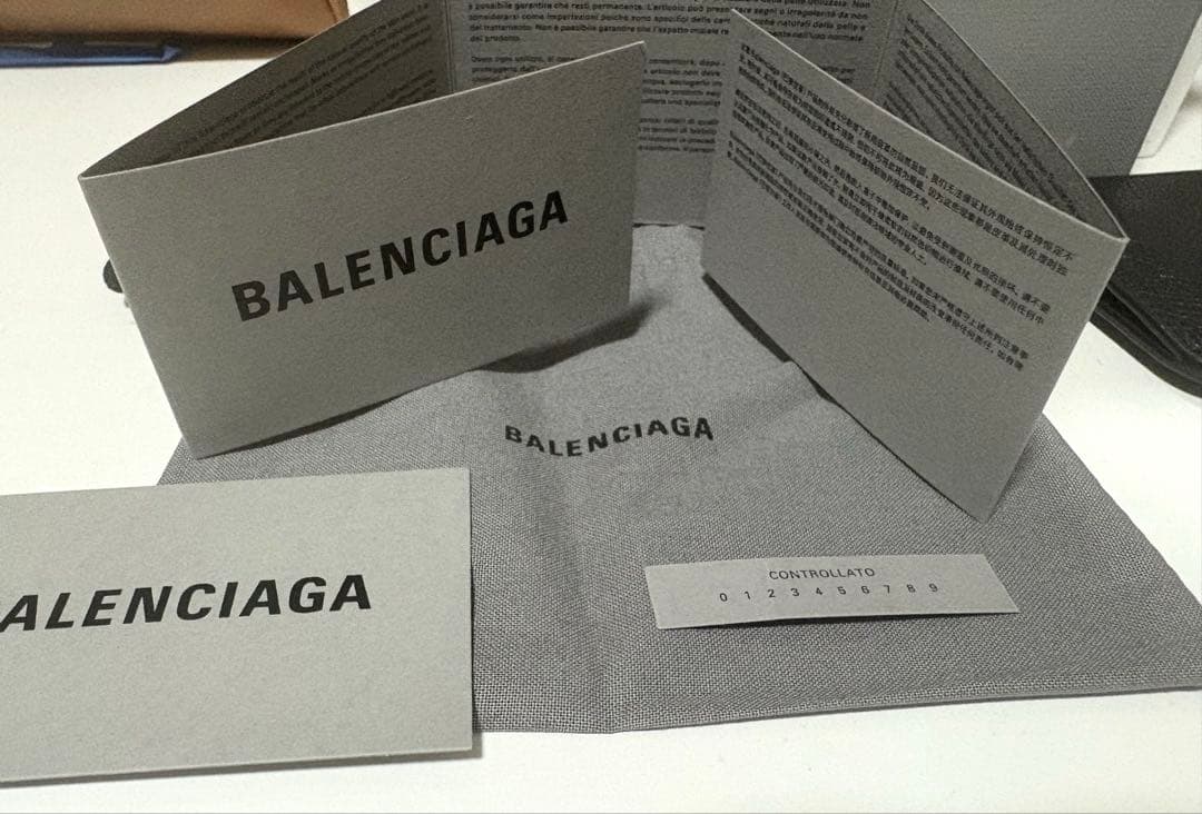 BALENCIAGA カードポケット付き　ケース