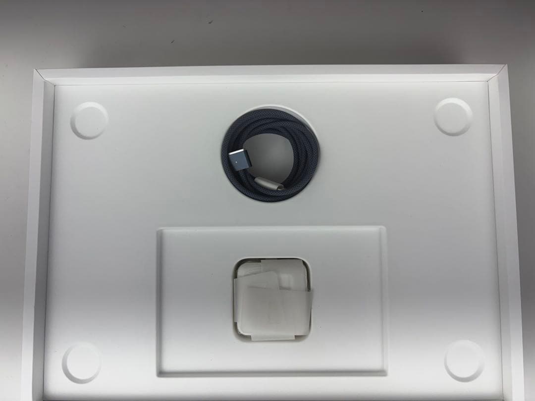 MacBook Air 13.6 A2681/メモリ16GB/256GB/