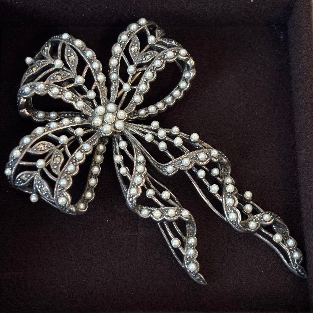 【アンティークリボン】ベビーパール・マルカジットミル打ちブローチ【SV925】