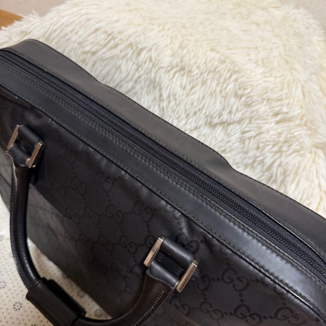 GUCCI　グッチ　ビジネスバッグ　ブラック　GG柄　2way