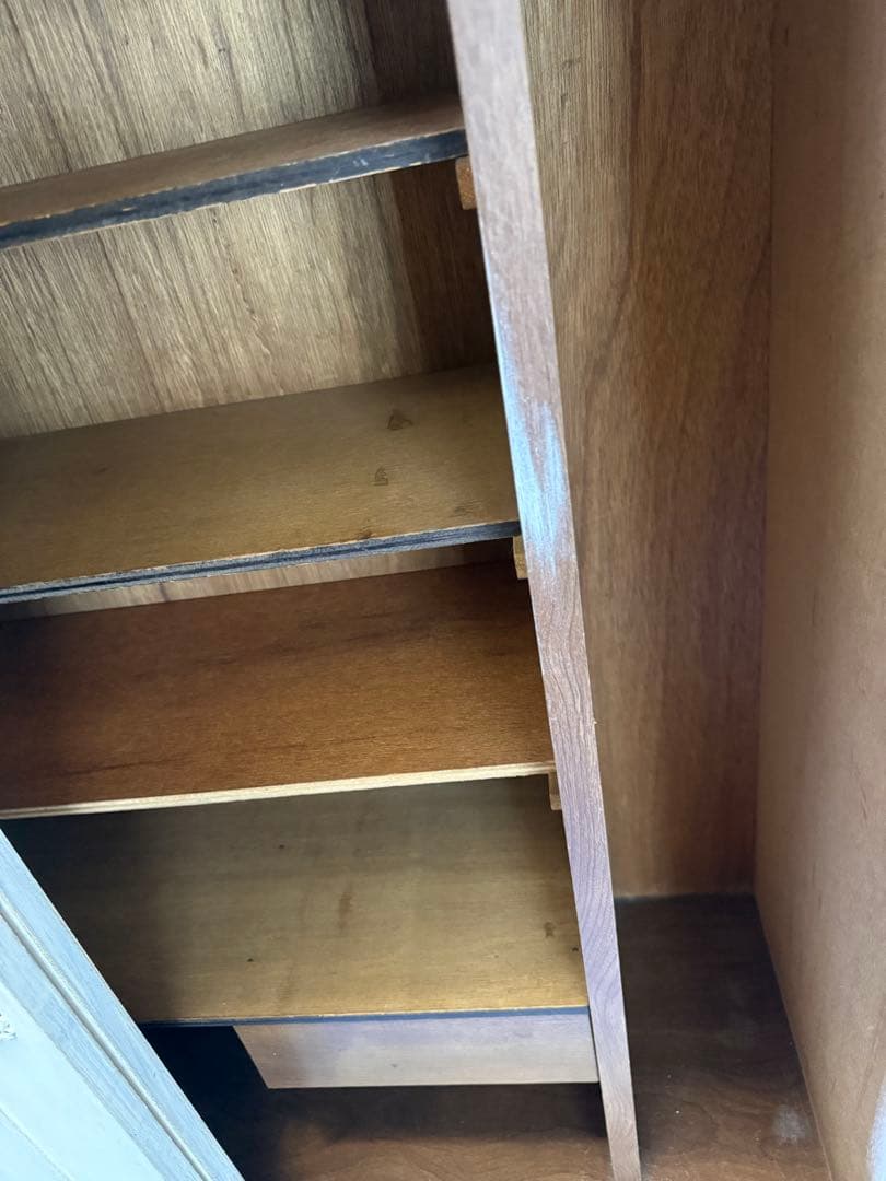 部屋置きにしたら結構いい　ブロカント　キャビネット