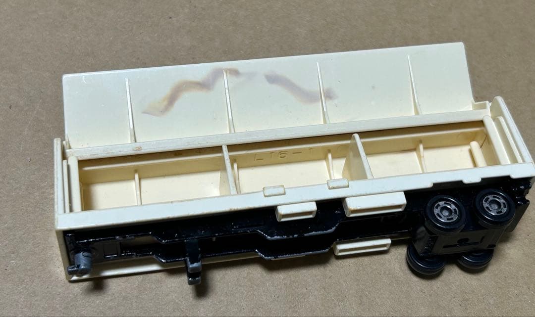 ロングトミカ いすゞ V12 ウイングルーフトレーラー 黄ヘッド