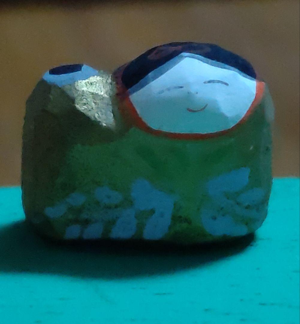 一刀彫お伽犬　お雛様の両脇のお供　安産　子供の成長のお守り　極小お伽犬　台付