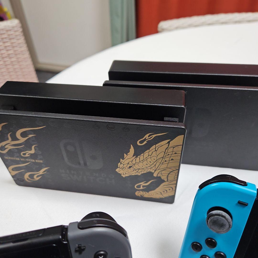 【モンハン仕様他】Nintendo Switch 2台セット　スイッチ2台他色々