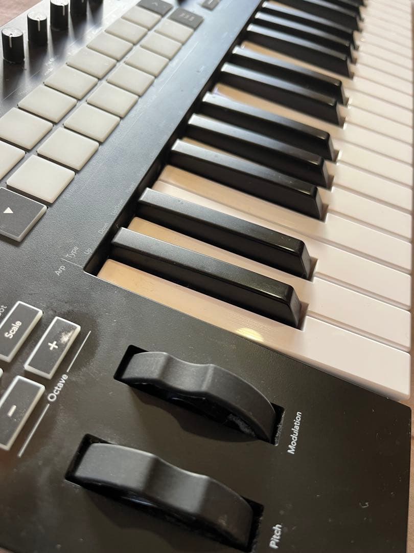 Novation Launchkey 49 MK3 一部不具合あり